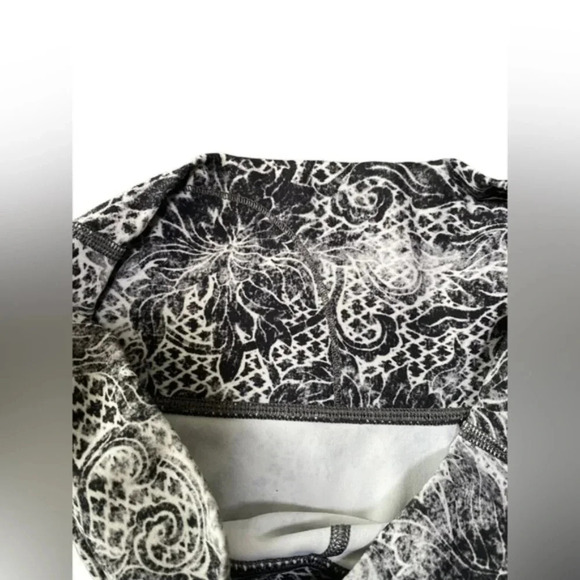 LULULEMON | Wunder Under Crop (High-Rise) *Full-On Luxtreme 21" - Picture 2 of 6